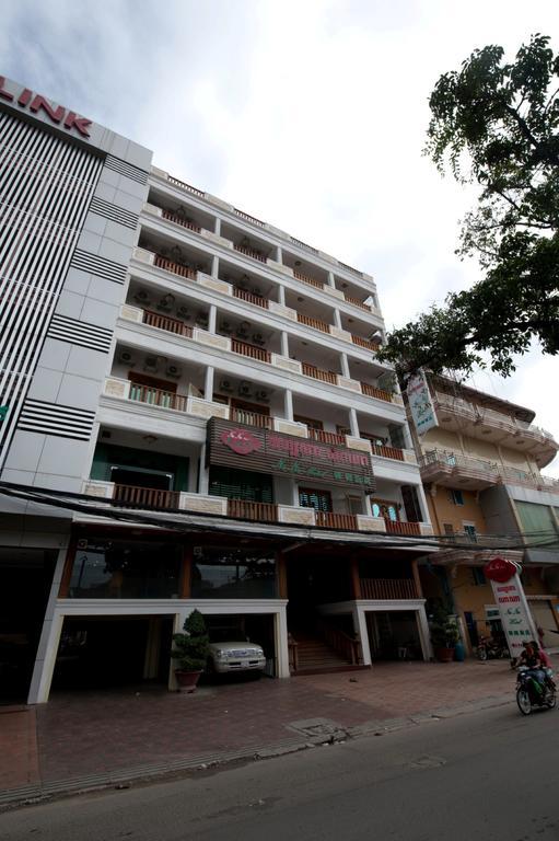 Circuit Hotel & Cafe - Nana Hotel Phnom Penh Exterior foto